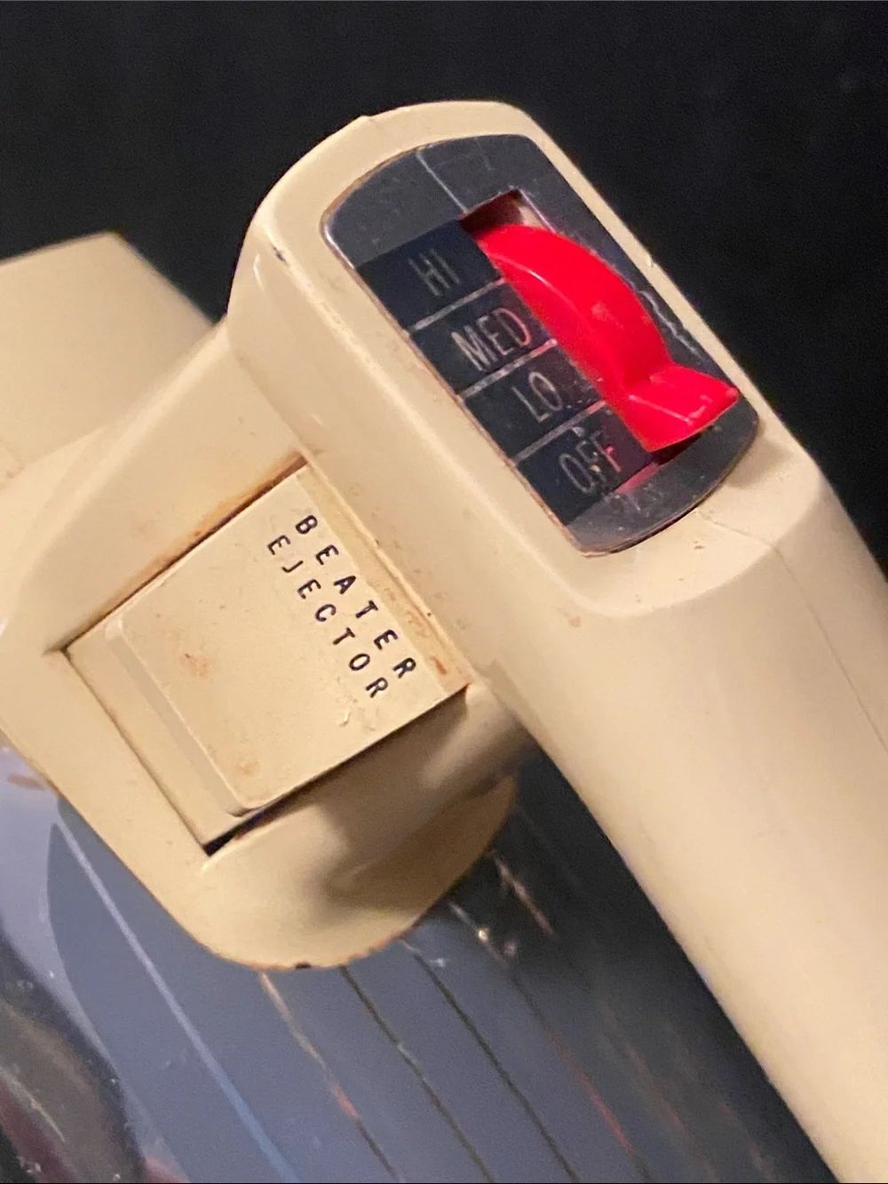 MCM  60s General Electric Handheld Mixer Model 20M47 MCM DESIGN 3-Speed